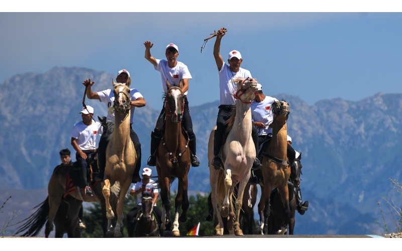 伊犁霍城縣晃晃村